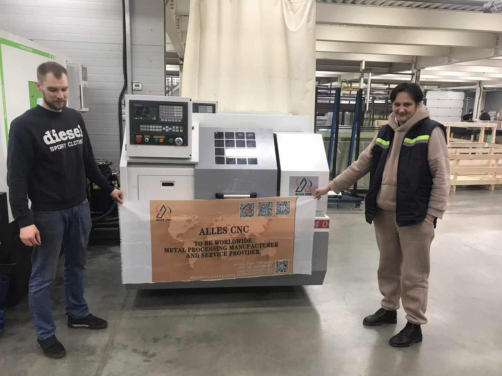 وصل مخارط CNC إلى مصنع العميل في بيلاروسيا.