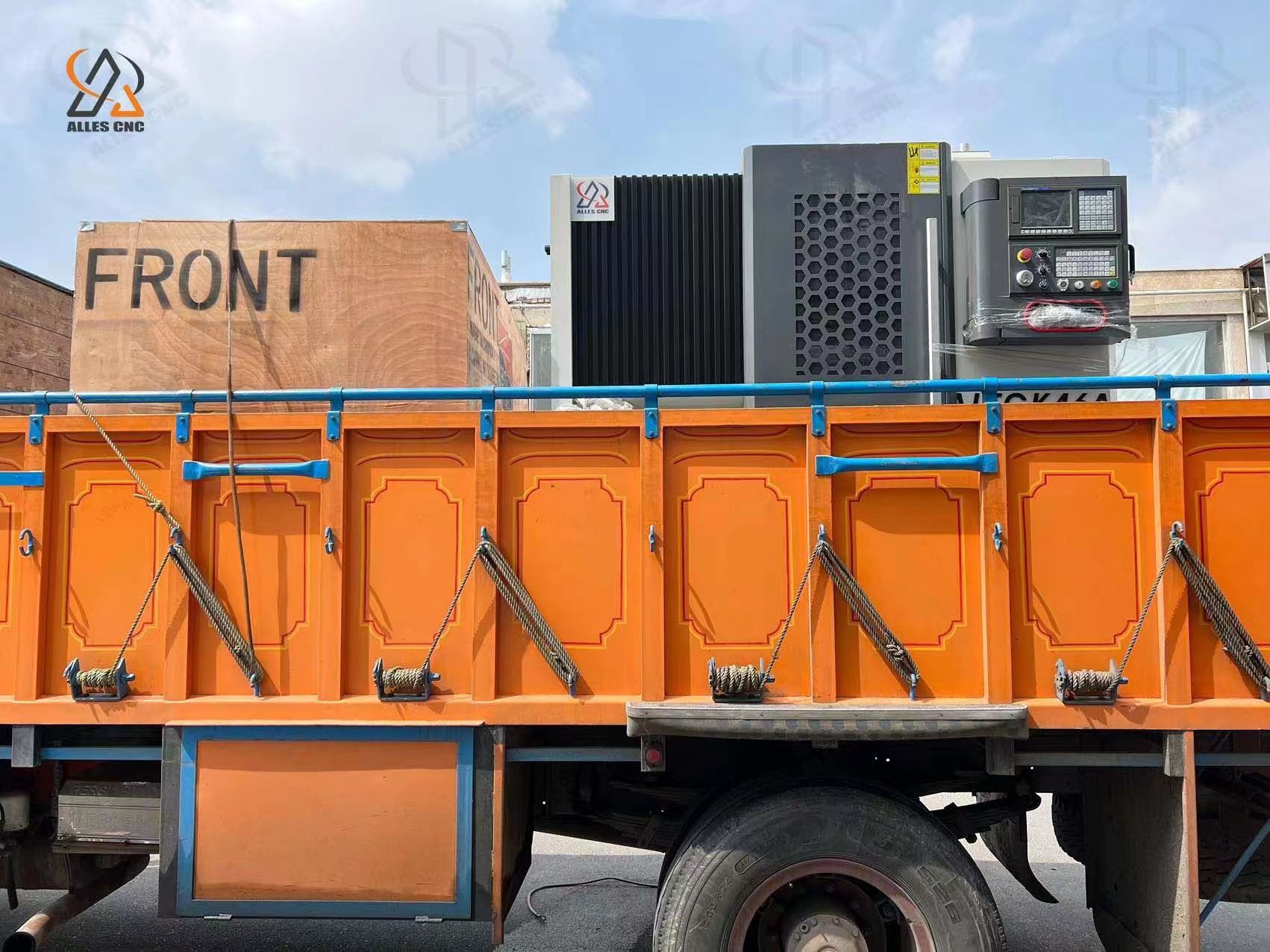 تلقى عملاء إيران مخارط CNC ALCK6130 و ALTCK46A