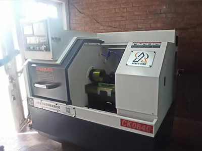 Клиент из Колумбии получил токарный станок с ЧПУ CK0640