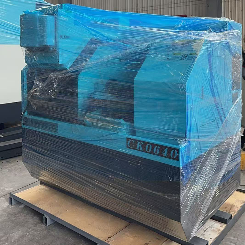 The CNC lathe ALCK0640 has been packed and is about to be shipped to Mexico