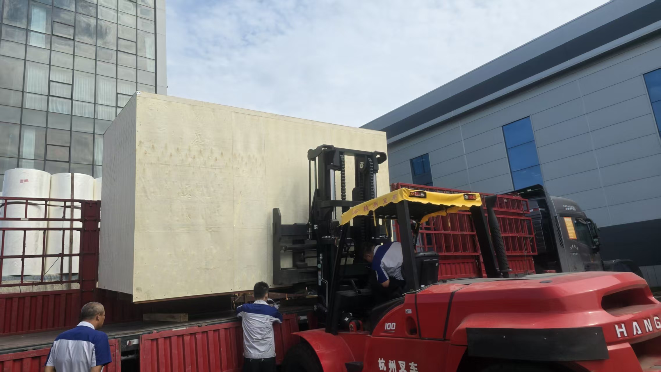 ALVMC1160 vertical machining center export wooden case loading