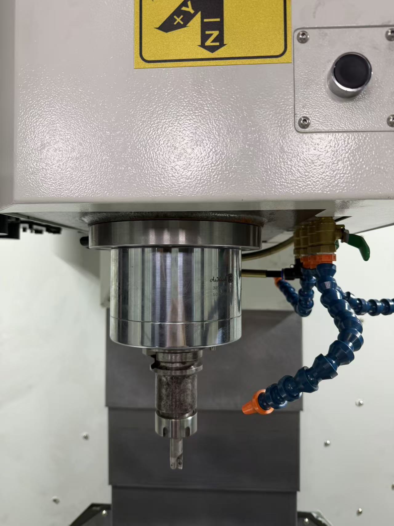 ALVMC850 spindle and tool holder during trial run