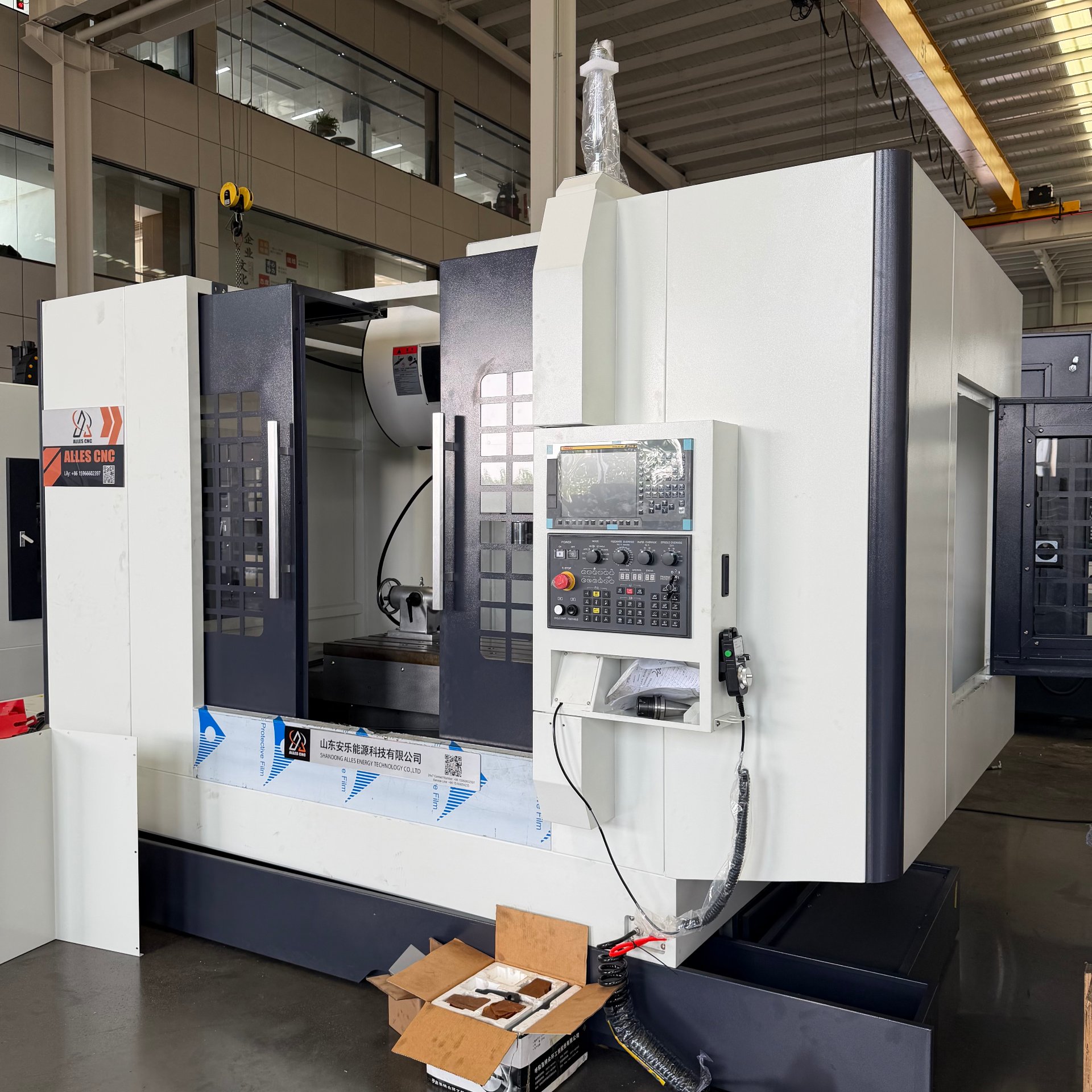 ALVMC1270 machining center with rotary table and tailstock